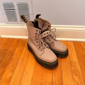 Dr Martens women’s Jadon III platform